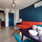 1St Line Modern Studio-Private Parking