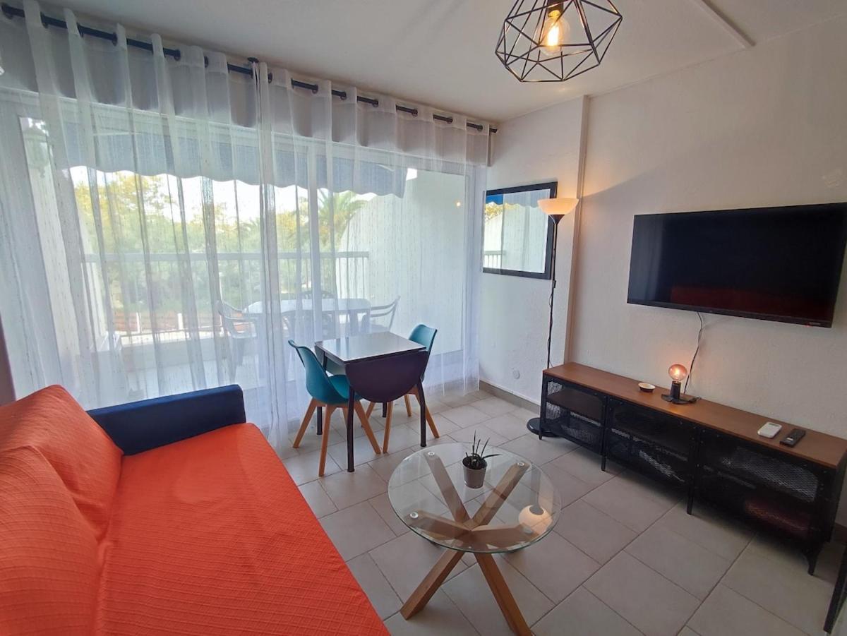 1st Line Modern Studio-private Parking Appartement *