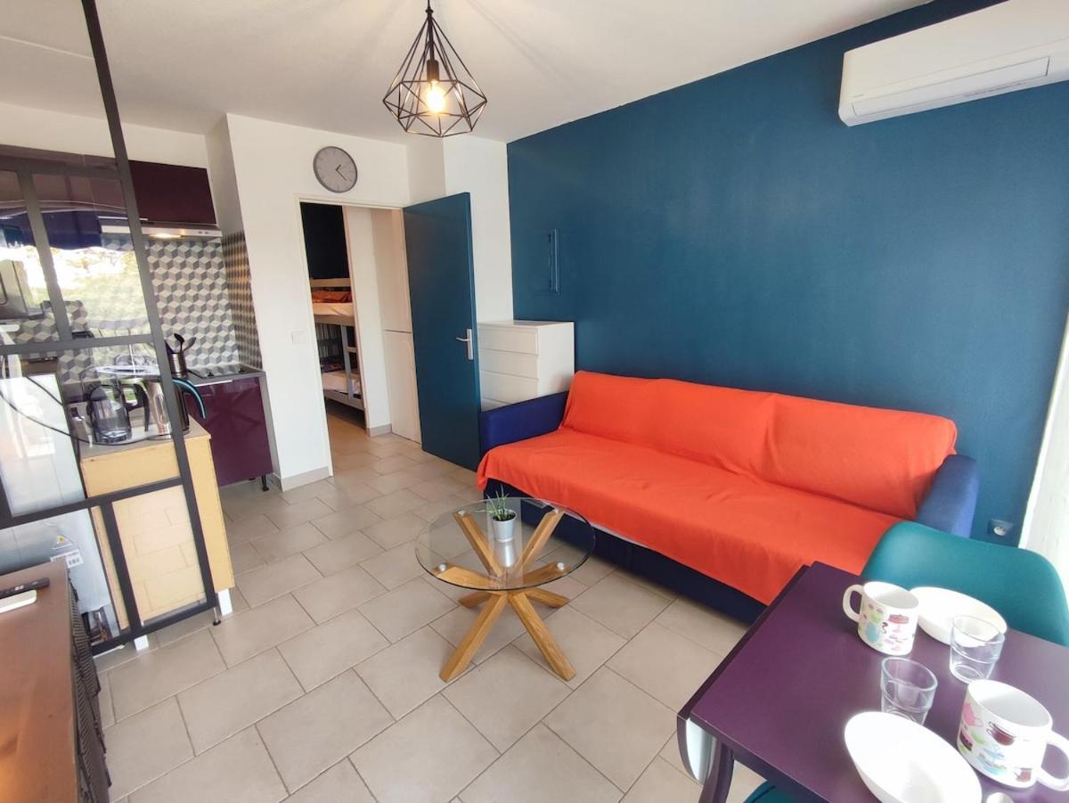 1st Line Modern Studio-private Parking *