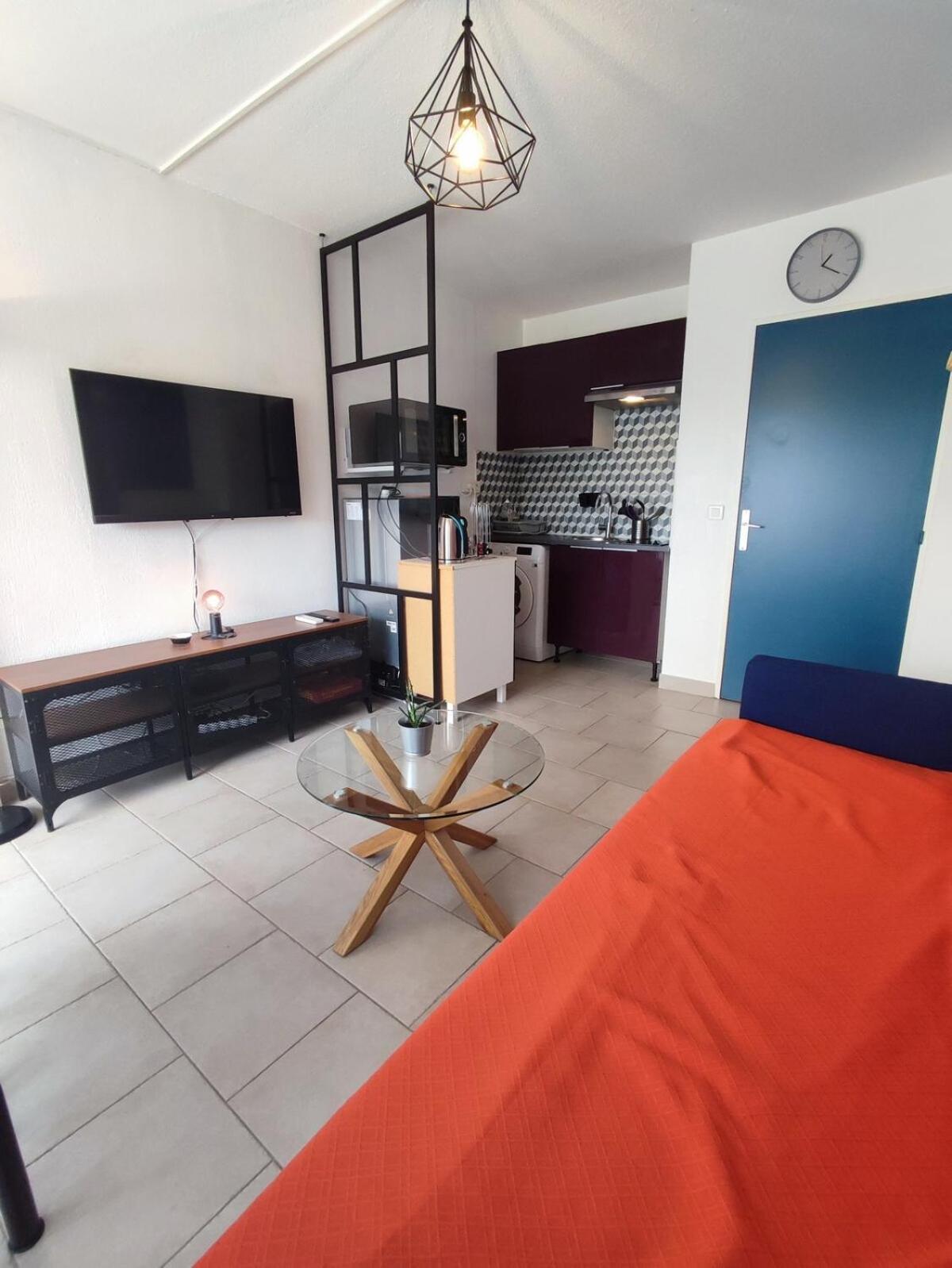1st Line Modern Studio-private Parking * La Grande Motte